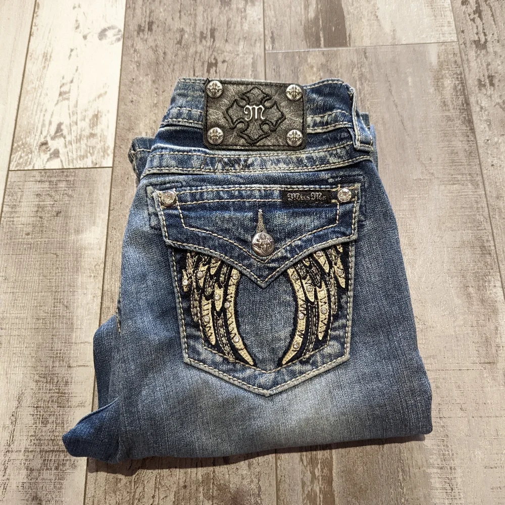 Miss me signature boot cut jeans size 28 thick stitch blingy angle wing